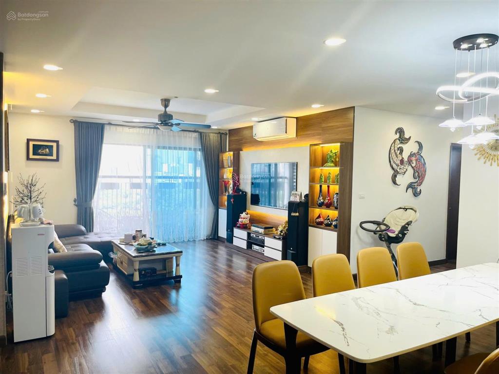 Bán gấp căn 3 ngủ goldmark city, bc đông nam, tặng full đồ, sổ đỏ, giá 5,4 tỷ 0363 890 ***