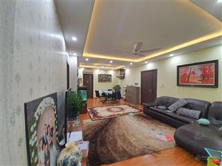 (chính chủ) bán căn 3 ngủ 2wc 130m2, nhà đẹp, đủ nội thất, sẵn sổ đỏ. giá 8,5 tỷ tòa the light