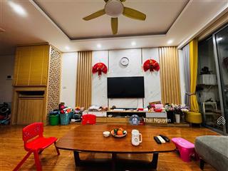 (giá chuẩn) bán căn 3pn2wc 130m2 tòa the light, ban công đn, full đồ, slot ô tô. giá 9,5 tỷ