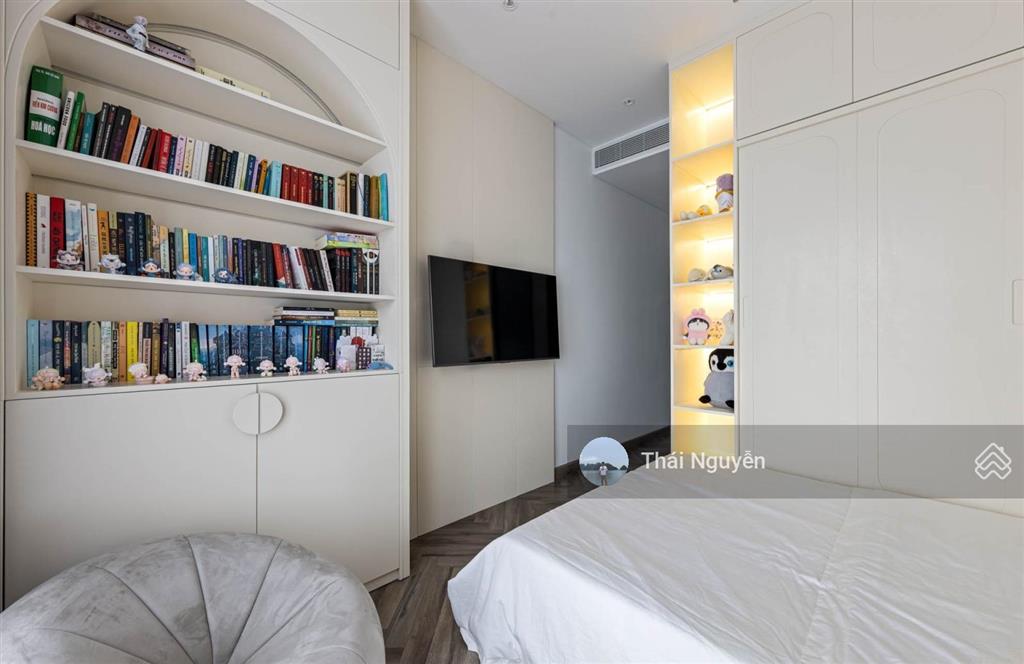 (giá chuẩn) bán căn 3 ngủ 2wc 128m2 times tower, view hồ, nhà đẹp, có slot ô tô, sổ đỏ. giá 12 tỷ