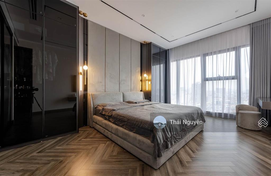 (giá chuẩn) bán căn 3 ngủ 2wc 128m2 times tower, view hồ, nhà đẹp, có slot ô tô, sổ đỏ. giá 12 tỷ