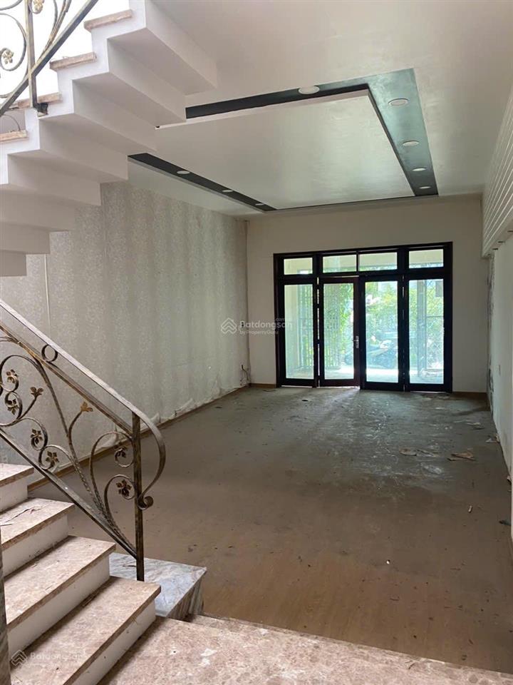 2 tỷ hơn  nhà 100m2 (5x20m  cách chợ bình chánh 1.8km  hẻm xe hơi  nh cho vay 1.5 tỷ