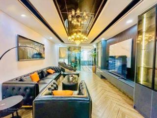 Hẻm 8m ngay tân hoà đông, 5 tầng có thang máy + tặng nội thất cao cấp, 88m2 (4x22m), hoàn công đủ