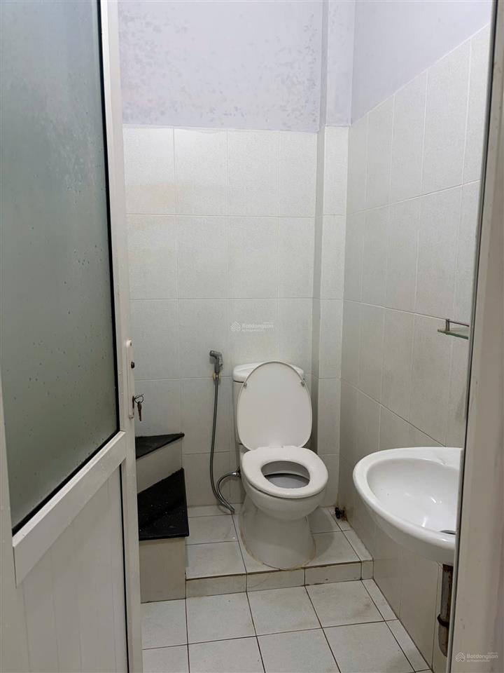 Cho thuê nhà thơm mùi sơn mới! mặt tiền đường phong châu  tdc đất lành  phường nam nha trang