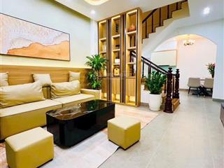 Cầu giấy 1,nhà ra phố lô góc 3 mặt thoáng  vừa ở vừa cho thuê
40m x 5 tầng .7 phòng ngủ