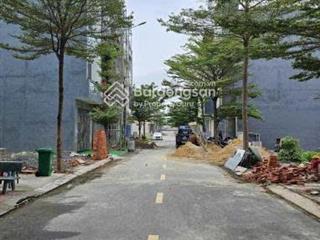 Tôi cần bán đất tại đoàn văn bơ, q4.giá 3tỷ1/100m2.sổ hồng riêng,shr.0799 255 ***