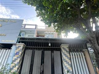 Chủ đi nước ngoài nhượng lại nhà 2 tầng kiên cố. gần chợ vĩnh điện. để lại toàn bộ nội thất.