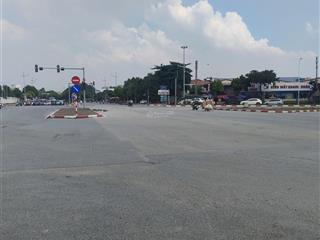 Mặt phố trịnh văn bô, vẽ đường đôi 2 chiều, xây tòa văn phòng thì hết ý, kinh doanh sầm uất