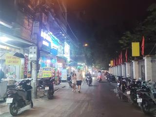 Mặt phố ôtô tránh dừng đỗ, kinh doanh sầm uất, trung tâm quận bắc từ liêm, xung quanh là 5 trườn