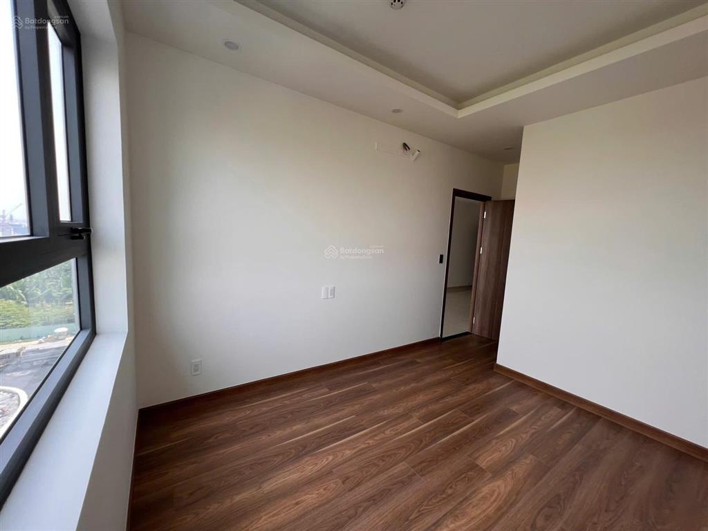 2pn2wc  giá 3.65 tỷ bao thuế phí  67m2 tầng 14, q7 riverside complex