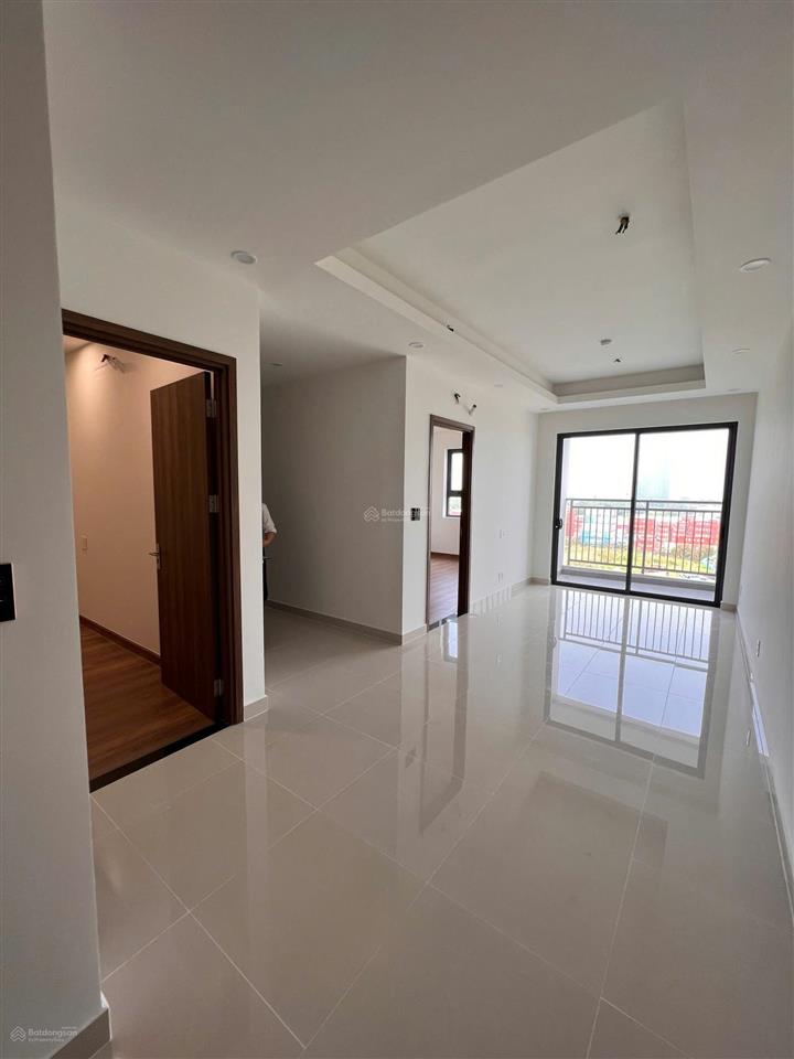 2pn2wc  giá 3.65 tỷ bao thuế phí  67m2 tầng 14, q7 riverside complex