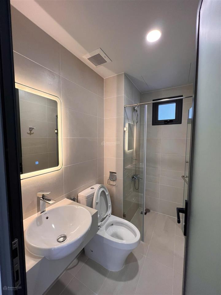 2pn2wc  giá 3.65 tỷ bao thuế phí  67m2 tầng 14, q7 riverside complex