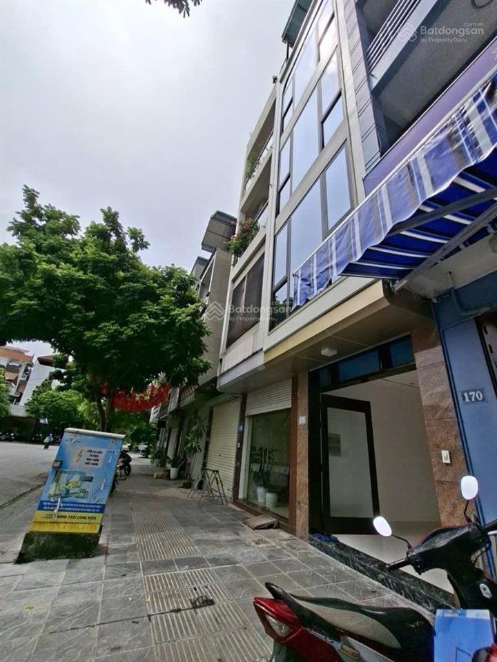 Bán nhà mặt phố việt hưng 42m2, chỉ hơn 13 tỷ, 5 tầng thang máy  vỉa hè rộng kd