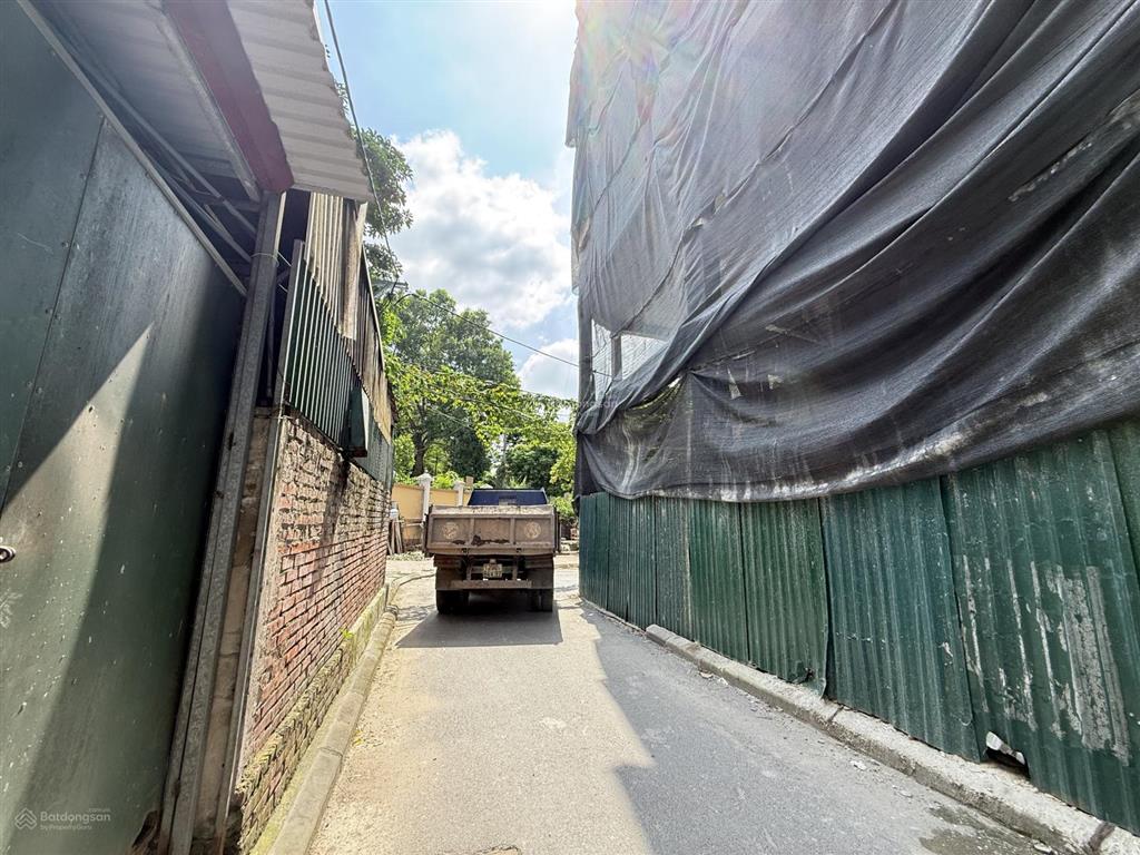 Hoa lâm long biên diện tích sử dụng 150m2 nhà đẹp 5 tầng chính chủ chỉ 6.2 tỷ!