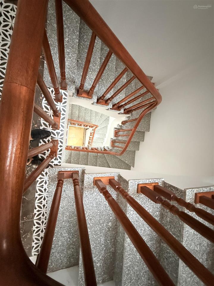 Hoa lâm long biên diện tích sử dụng 150m2 nhà đẹp 5 tầng chính chủ chỉ 6.2 tỷ!