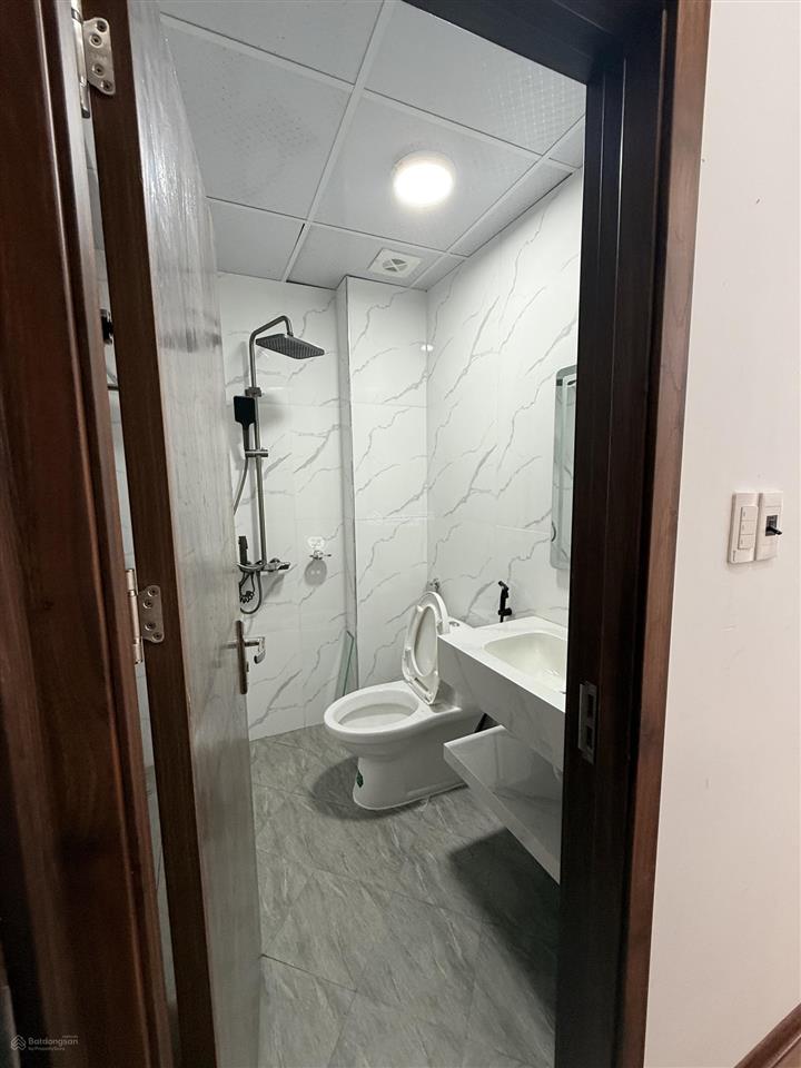 Hoa lâm long biên diện tích sử dụng 150m2 nhà đẹp 5 tầng chính chủ chỉ 6.2 tỷ!