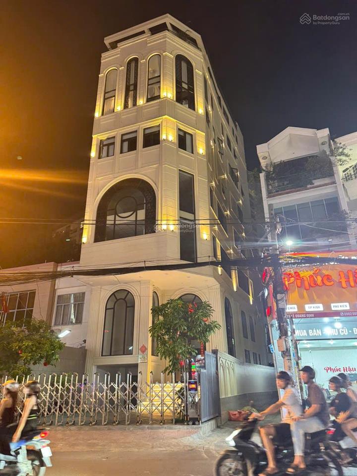 Chính chủ bán toà nhà 2 mt 8mx23m lê quang định hầm + 8 tầng nổi