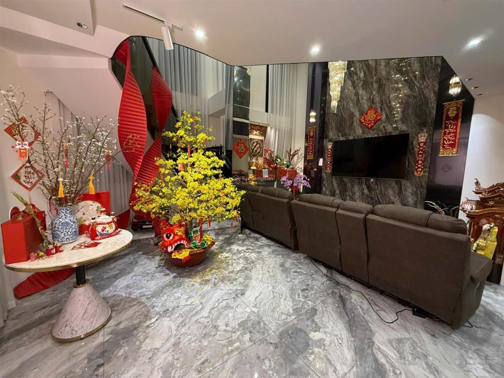 Chính chủ bán toà nhà 2 mt 8mx23m lê quang định hầm + 8 tầng nổi