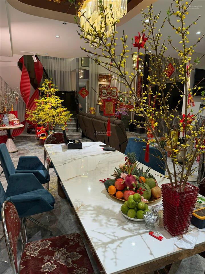 Chính chủ bán toà nhà 2 mt 8mx23m lê quang định hầm + 8 tầng nổi