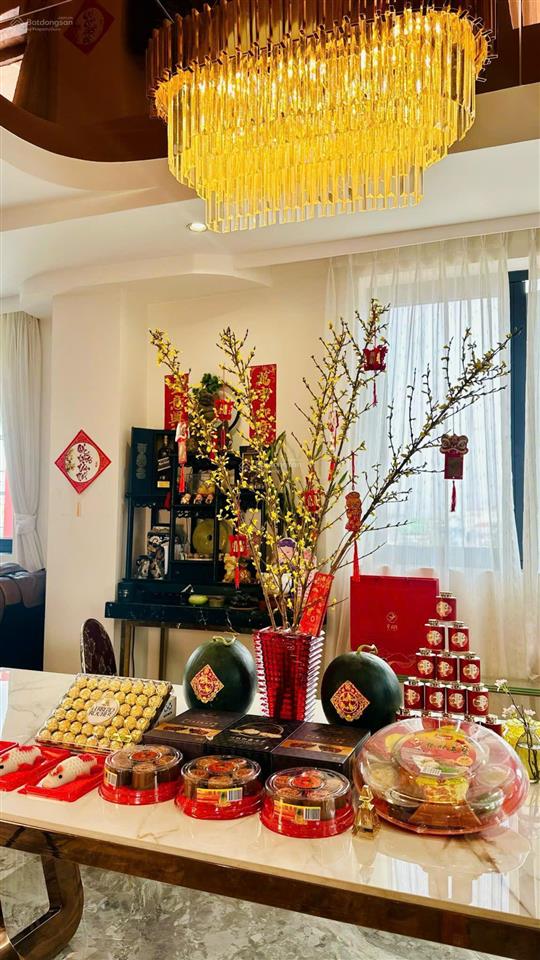 Chính chủ bán toà nhà 2 mt 8mx23m lê quang định hầm + 8 tầng nổi