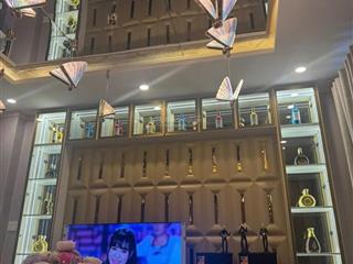 Chủ cắt lỗ 1 tỷ bán nhà 4 tầng trung tâm quận hải châu đà nẵng nội thất xin xò giá 11 tỷ dt 30tr/th