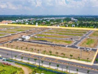 Nền đẹp mặt tiền đường lớn cạnh hồ  sài gòn village phân khu mới  góp 18 tháng không lãi suất