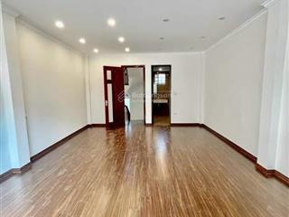 Bán căn nhà mới tại quận long biên, 5,5 tỷ, full nội thất về ở luôn