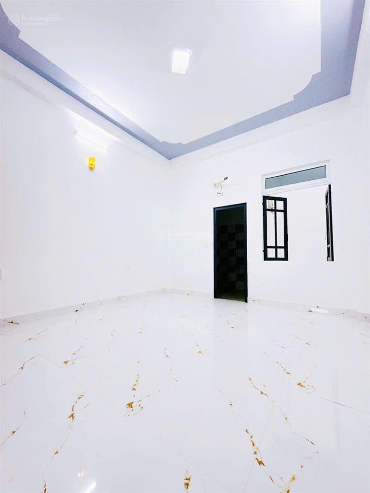 Nhà mới tinh 3 tầng btct, 70m2, 4pn, 4wc, ô tô đỗ cửa, sát hiệp thành city, gần chợ cây thị