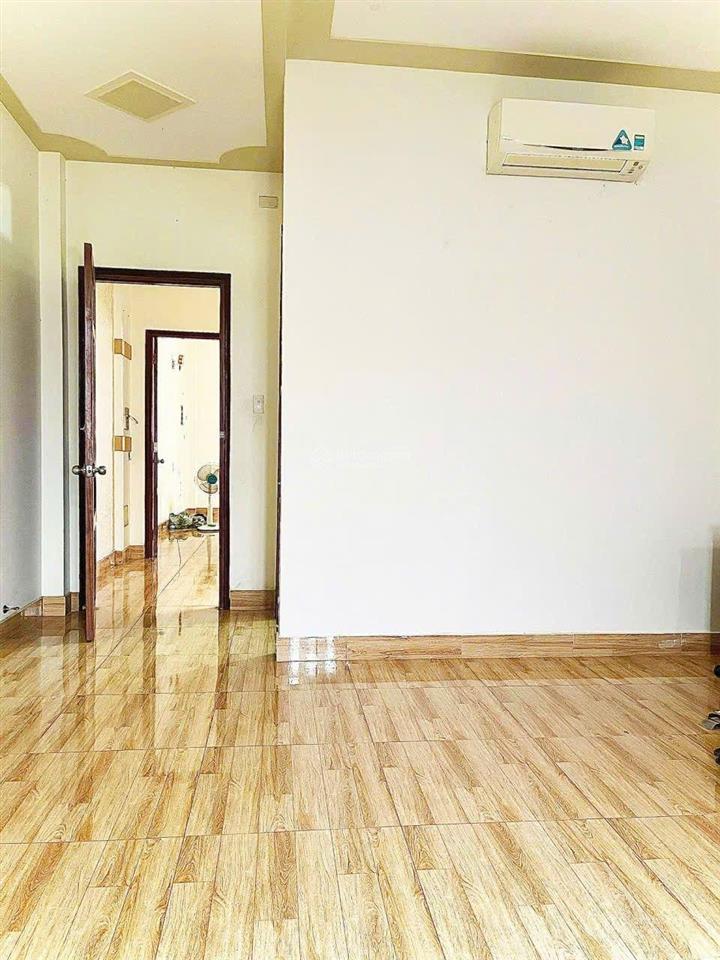 Nhà 4 tầng btct sang trọng,101m2, 6pn, 5wc, ngang 6.8m, gần trường đh gtvt, chợ ngã ba bầu, 6.55 tỷ