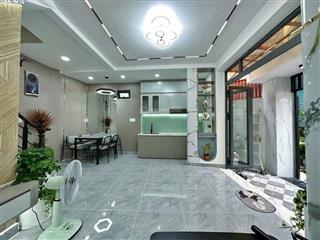 Nhà hẻm 1 sẹc xô viết nghệ tĩnh  giáp quận 1  hẻm 4m  5 tầng btct  3 mặt thoáng  nội thất đẹp