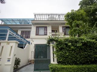 Cho thuê bt 4pn, 350m2, 146 triệu/th tại ciputra, tây hồ, hà nội, chỉ với view đẹp