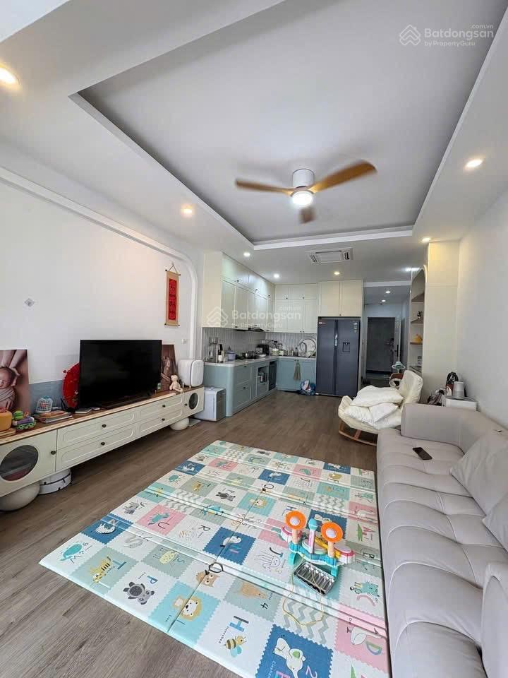 Chủ nhà cần bán căn hộ cc 83m2, 3n2vs, giá 3,8 tỷ. e 0921 863 ***