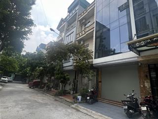 Bán mảnh đất view vườn hoa, trường học, vị trí kinh doanh, đẹp nhất khu vực