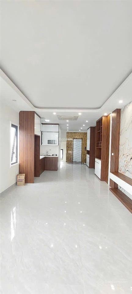 Chị gái em chuyển đổi lên liền kề kđt và cần bán lại căn nhà 7 tầng thang máy dịch vụ kiến hưng hđ