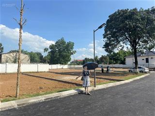 Chính chủ e bán mảnh đất 100% thổ cư giá 1tỷ78 109m2 bao sổ view hồ, công viên ngay ub chợ sơn tây