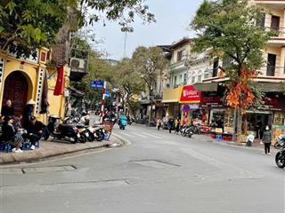 Nhanh taysau 1 nhà ra phốôtô đỗ gầnkhai thác kinh doanh homestaytrước nhà sân rộngvị trí vàng