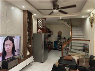 Chính chủ bán nhà gia thuỵ  bồ đề, long biên  37/47m2 5t 7.3 tỷ  oto đỗ cổng  sđcc  0965 047 ***