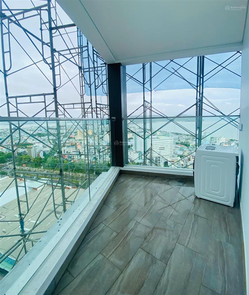 Căn góc 2pn view quảng trường  giá chỉ 2,85 tỷ  tầng 2x  (toà b) căn hộ the sailing quy nhơn