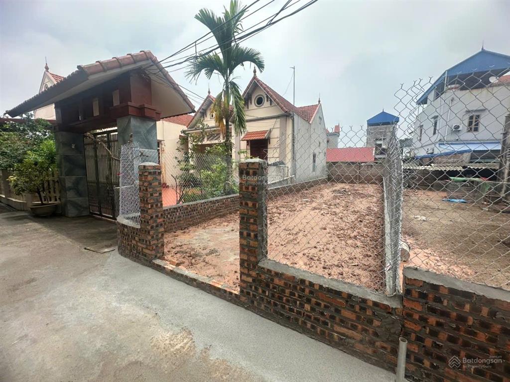 Chính chủ bán lô đất sẵn sổ đỏ tại chợ đầu mối xã đông tảo, khoái châu. 0987 998 ***
