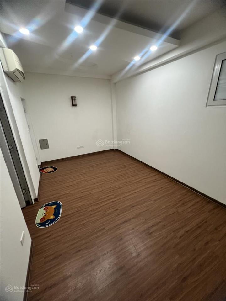 Bán nhà giang văn minh  quận ba đình  ngõ thông tứ tung  10m ra oto tránh