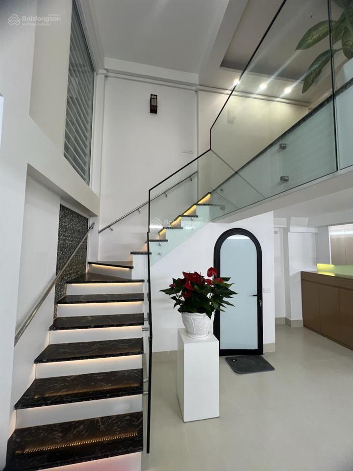 Bán nhà giang văn minh  quận ba đình  ngõ thông tứ tung  10m ra oto tránh