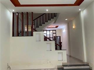 Hàng ngộp bank, giá 2tỷ790 dt 81m2(4,5x18) phường 25  bình thạnh. liền kề đại học hutech, sổ sẵn