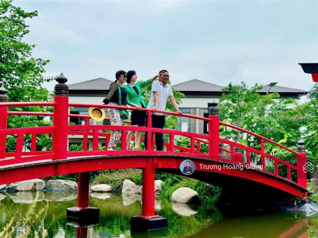 Nhà phố trục quốc lộ 13, bình dương đã có sổ, sang tên công chứng ngay giá từ 2,19 tỷ/căn 100m2