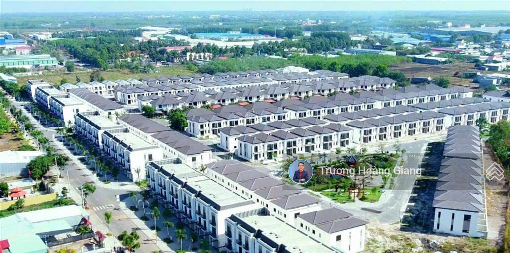 Nhà phố trục quốc lộ 13, bình dương đã có sổ, sang tên công chứng ngay giá từ 2,19 tỷ/căn 100m2