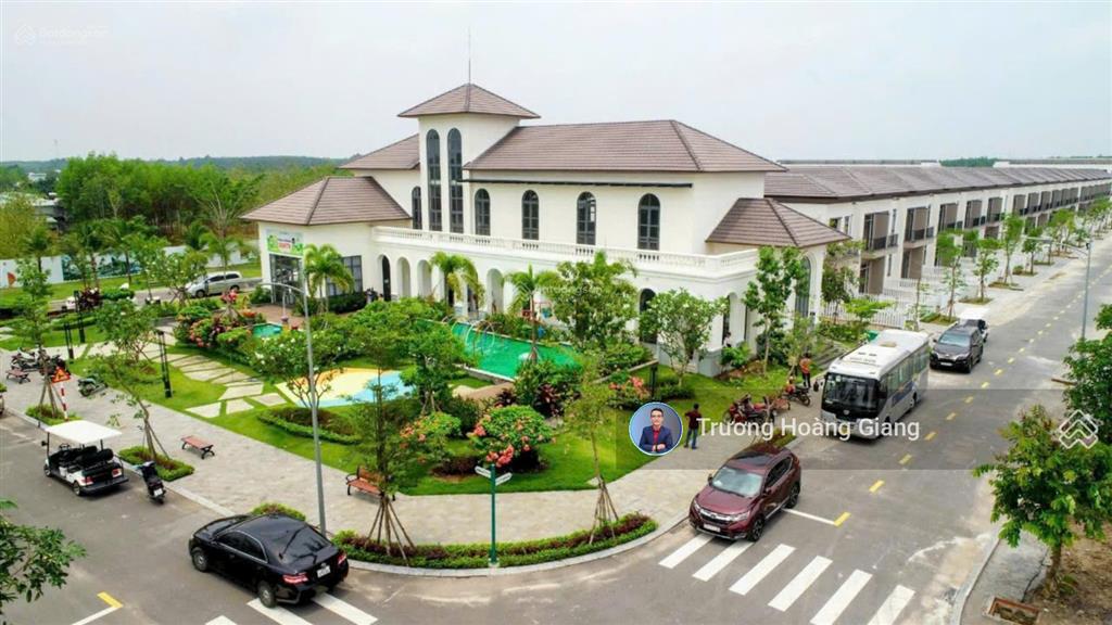 Nhà phố trục quốc lộ 13, bình dương đã có sổ, sang tên công chứng ngay giá từ 2,19 tỷ/căn 100m2