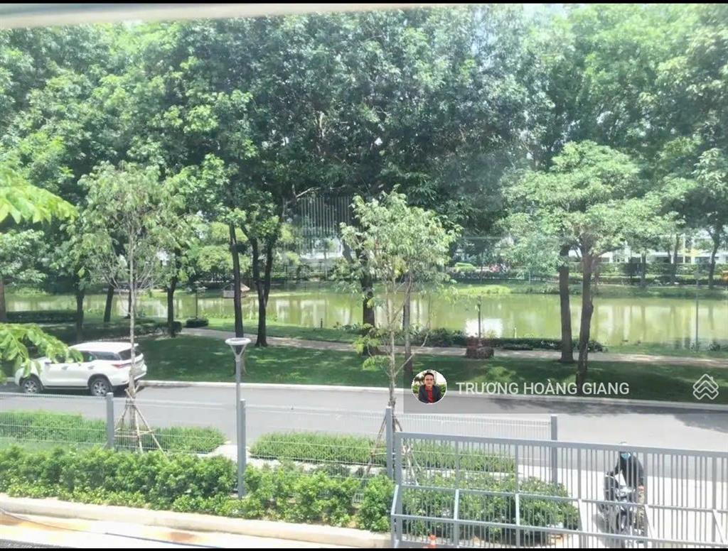 Nhà phố celadon city the glen 5  6pn, hầm để xe, thang máy gia đình, f0 cđt gamuda land