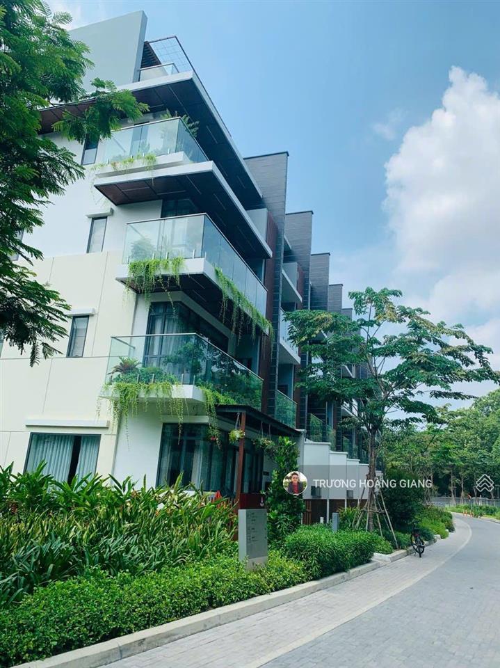 Nhà phố celadon city the glen 5  6pn, hầm để xe, thang máy gia đình, f0 cđt gamuda land