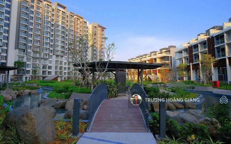 Nhà phố celadon city the glen 5  6pn, hầm để xe, thang máy gia đình, f0 cđt gamuda land