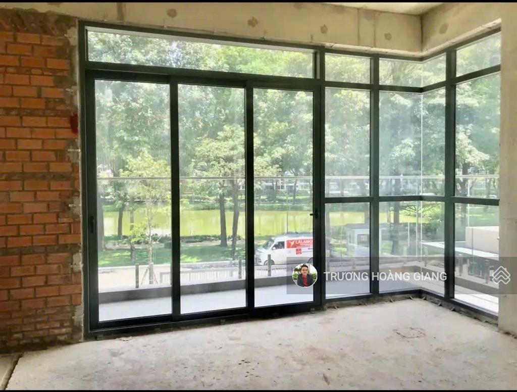 Nhà phố celadon city the glen 5  6pn, hầm để xe, thang máy gia đình, f0 cđt gamuda land