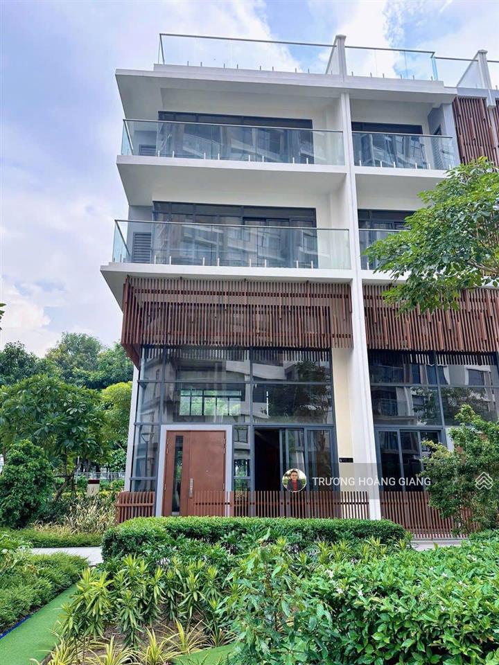 Nhà phố celadon city the glen 5  6pn, hầm để xe, thang máy gia đình, f0 cđt gamuda land